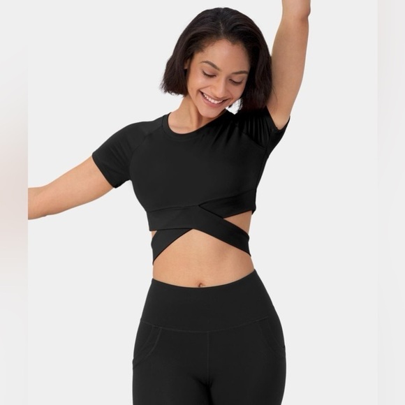 Halara Cloudful™ Fabric Crossover Hem Cut Out Cropped Sports Top XL - Picture 1 of 4